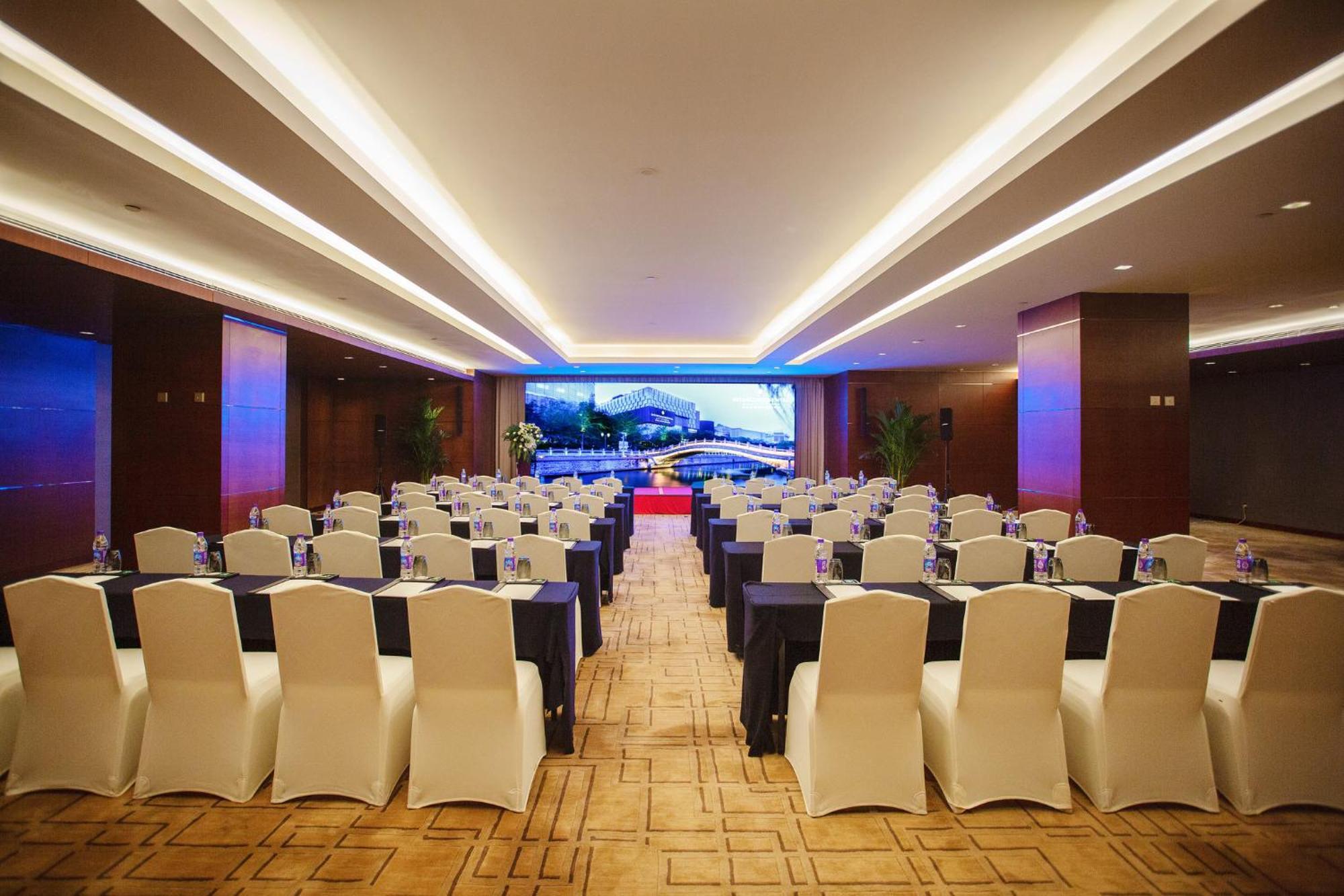 Intercontinental Jinan City Center By Ihg Екстер'єр фото